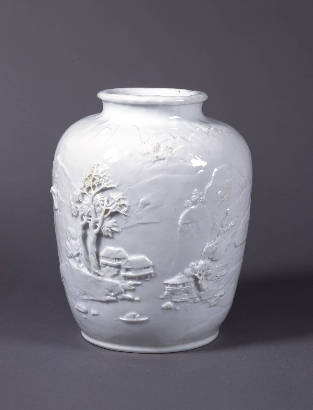 白磁陽刻山水図壺 – 兵庫陶芸美術館 収蔵品データベース