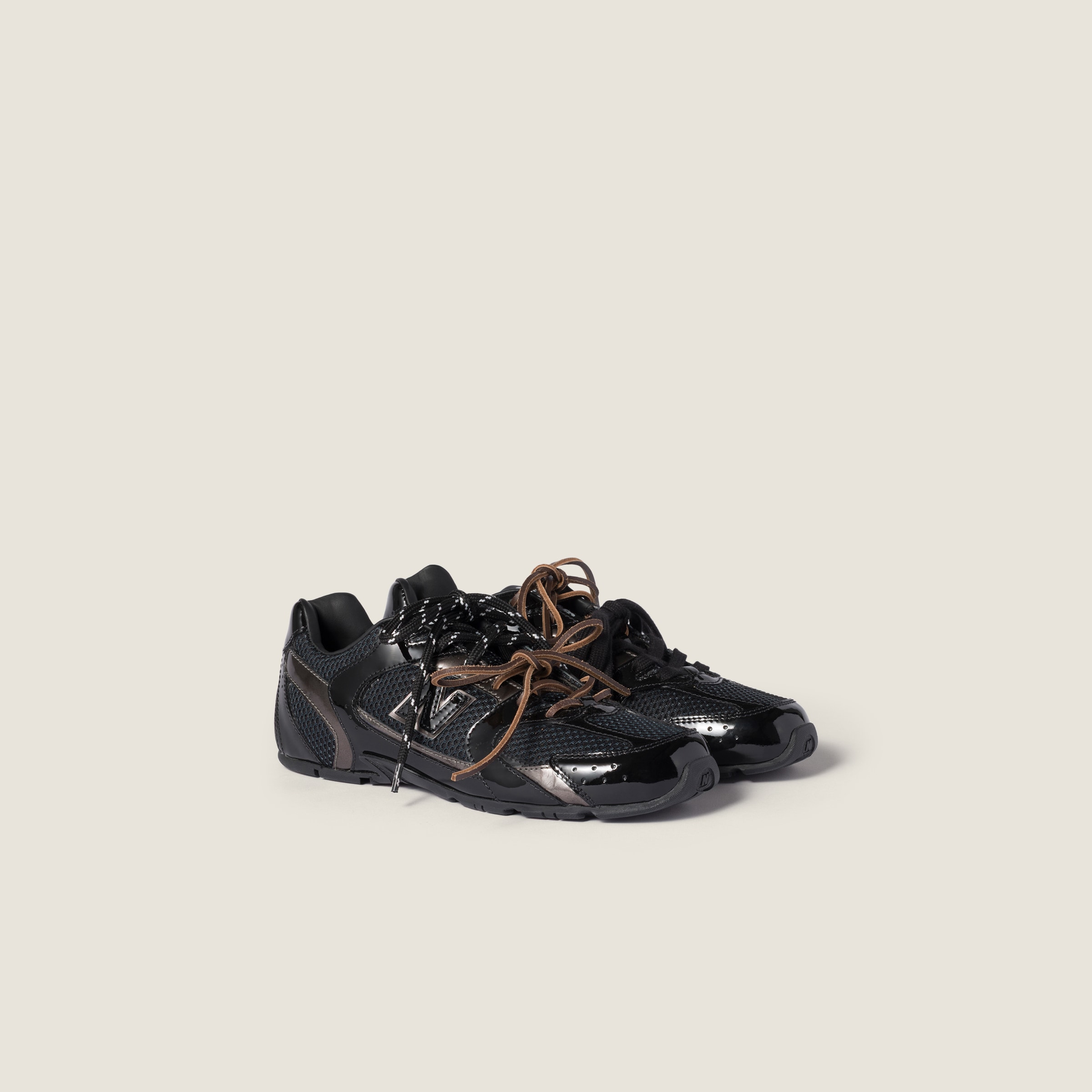 ブラック/アンスラサイトグレー New Balance X Miu Miu 530 Sl