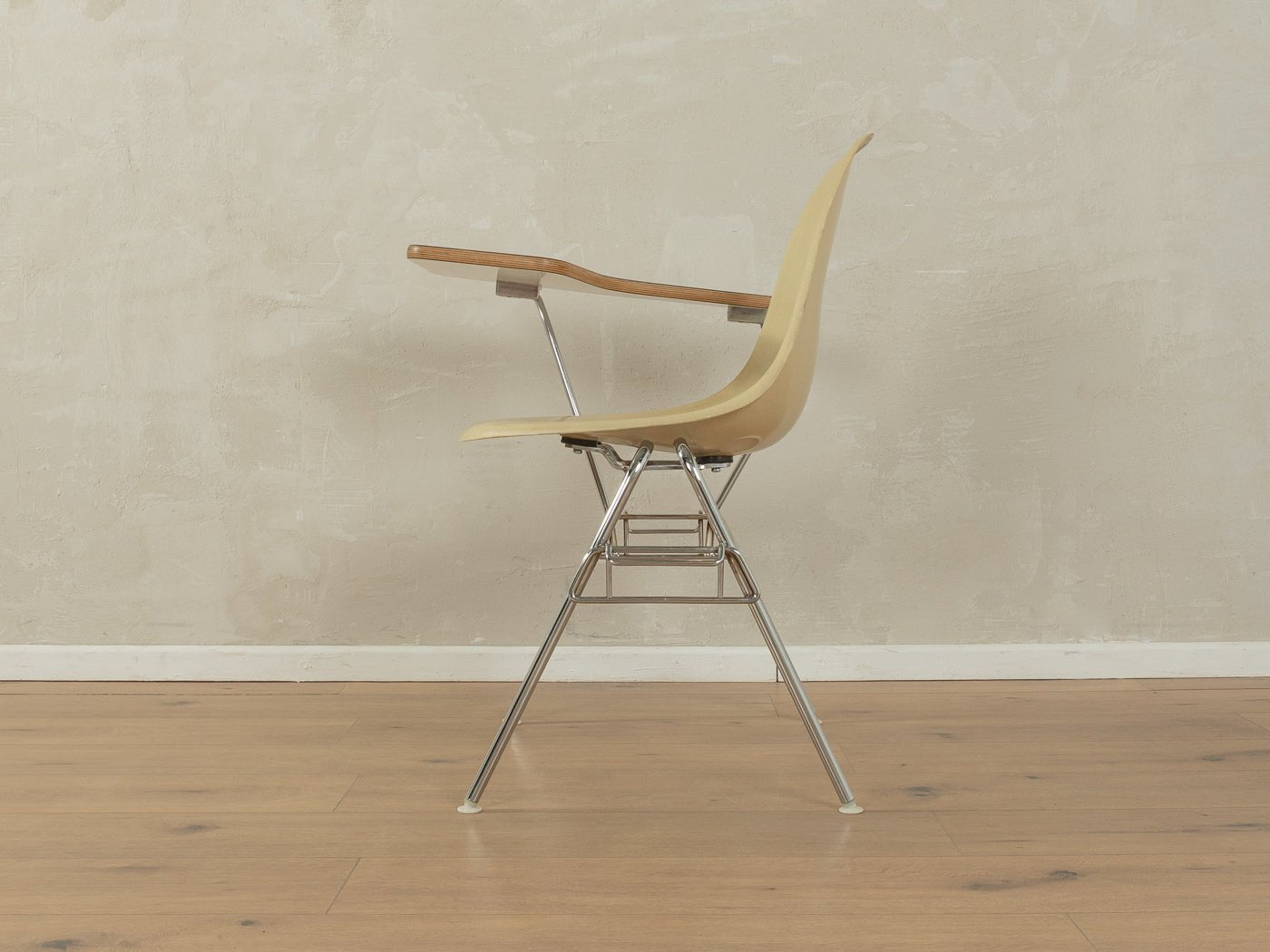DSS-TA chair, Charles & Ray Eames, Herman Miller – MCF Select