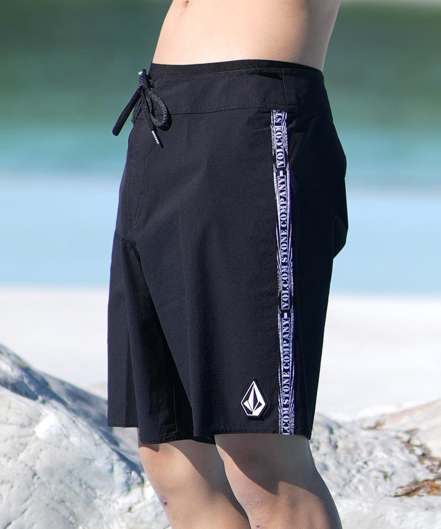 VOLCOM ボルコム 水着 トランクス ボードショーツ メンズ 膝丈