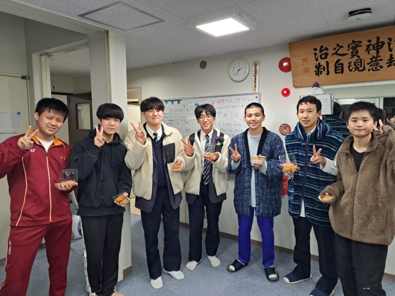 高校男子寮 受験生へ差し入れ | 麗澤瑞浪中学・高等学校 【寮がある