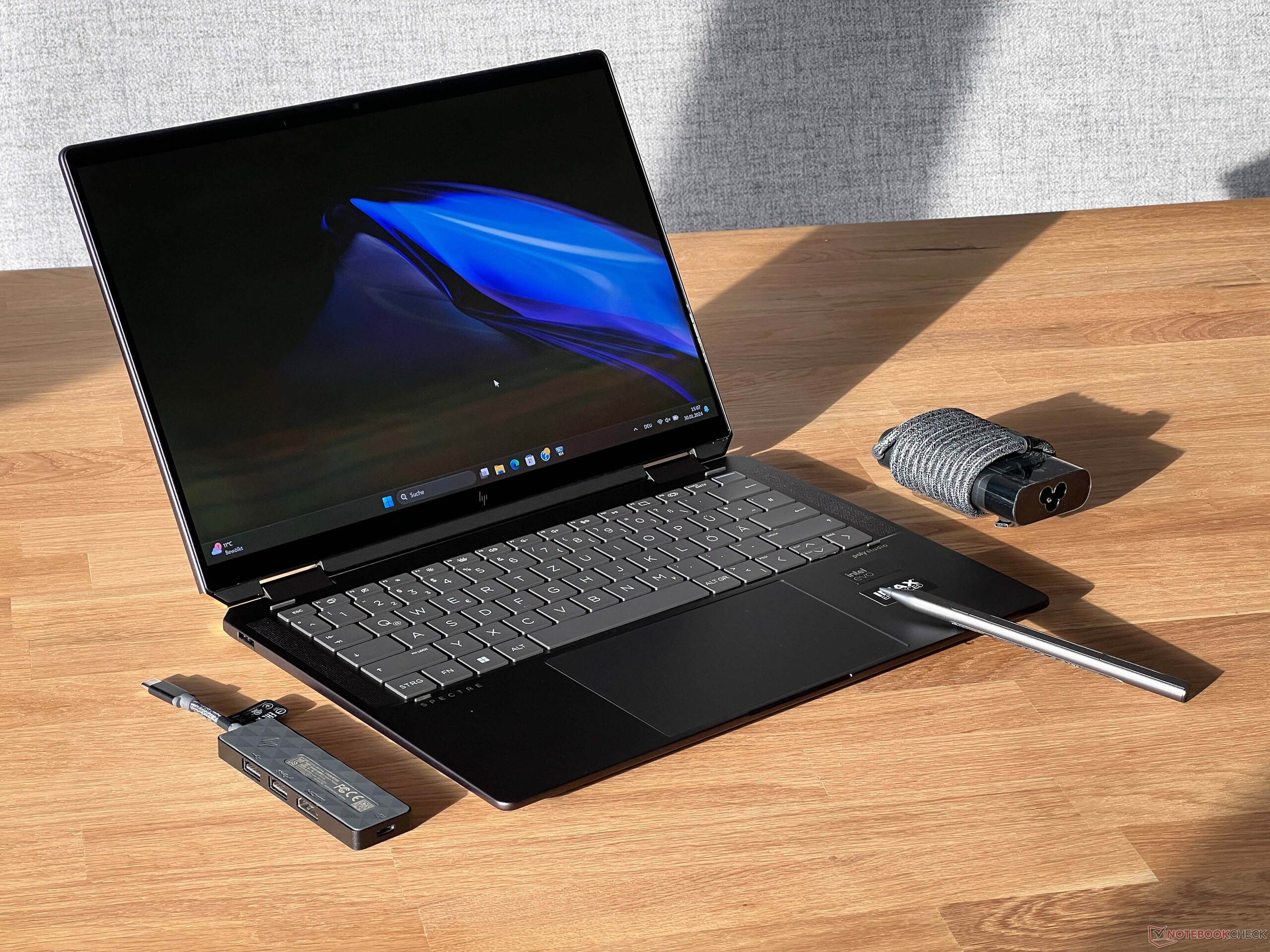 HP Spectre x360 14 review - High-end convertible now with a larger