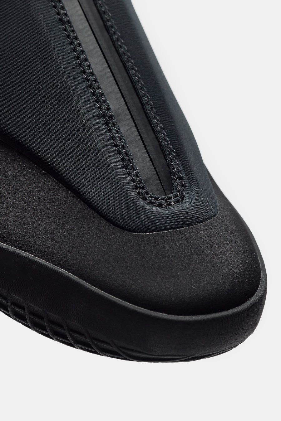 Shai 001 Ox Sneaker in Charm Black - Converse