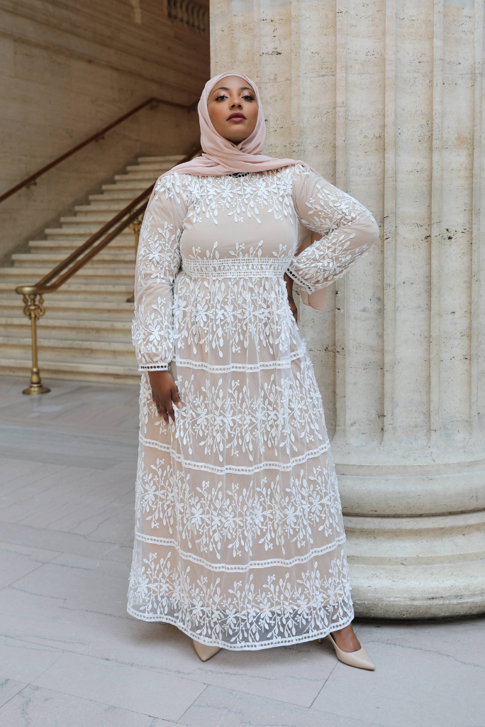 Shop Avery Lace Maxi Dress - Chai Tea Latte - NISWA – Niswa Fashion