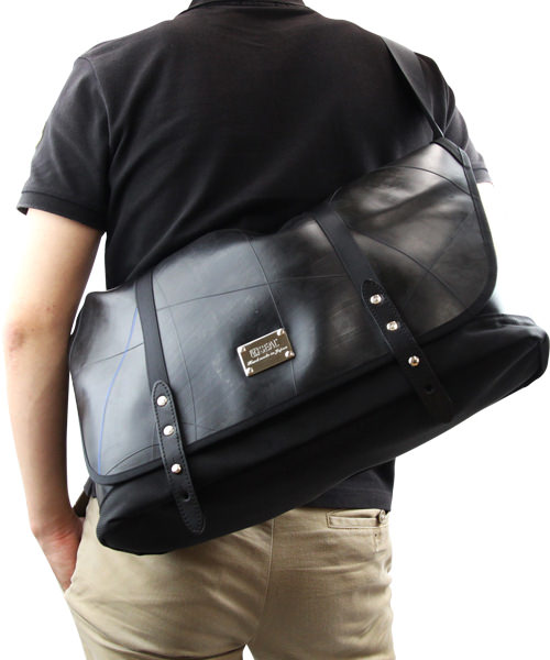 Suitable Messenger bag｜製品紹介｜バッグブランド【SEAL（シール