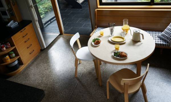90Aテーブル φ100cm / バーチArtek（アルテック） | 公式通販 家具