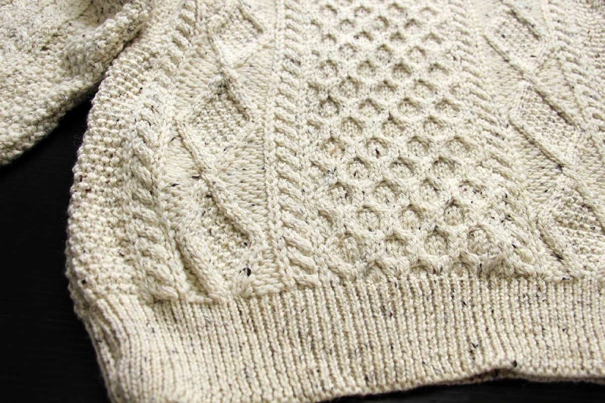 アイルランド製 shades of aran ケーブル編み ネップ入り ウールニット