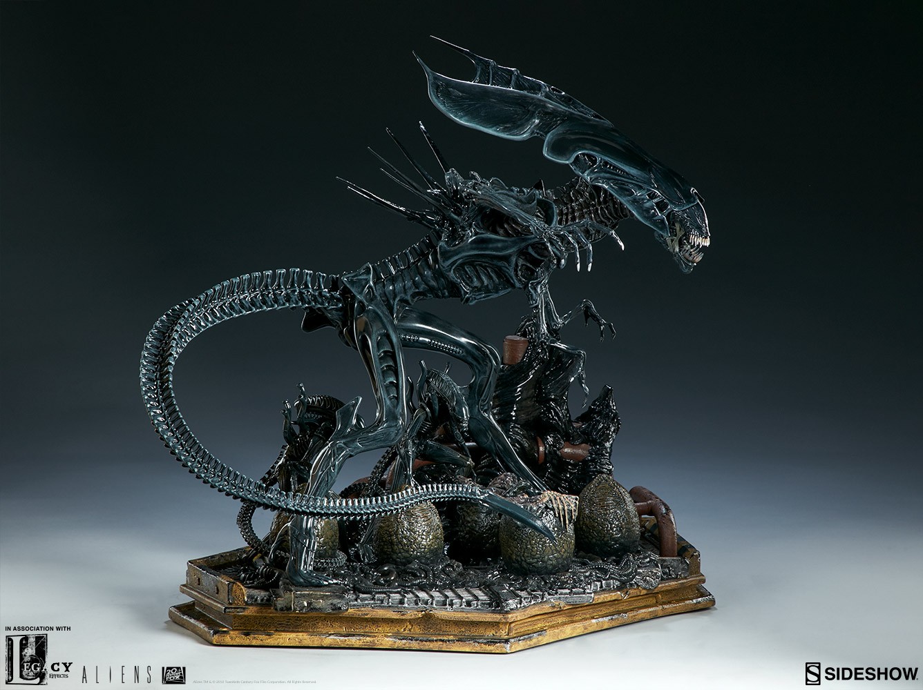 Aliens Alien Queen Maquette by Sideshow Collectibles | Sideshow