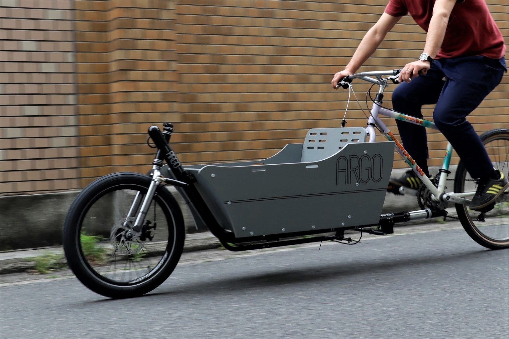BLOG ～自転車で大きな荷物を運ぶ～ あらゆる車体に工具要らずで脱着OK
