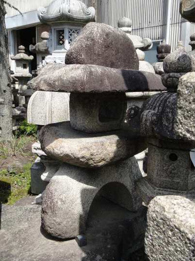 野面 本御影石の製品案内愛知県岡崎市の石灯篭・水鉢蹲など石材製品の