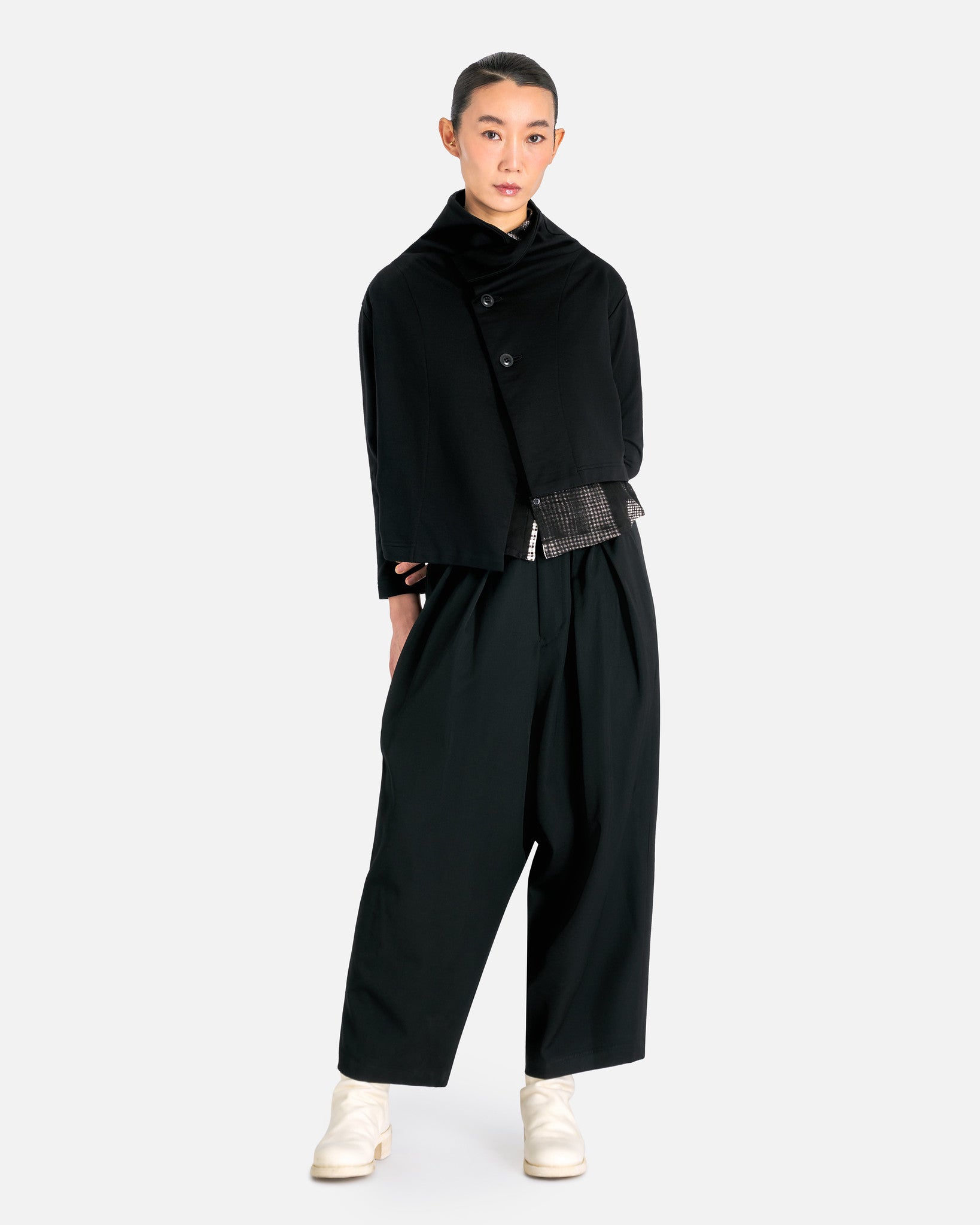 Cropped Asymmetry Jacket in Black – SVRN