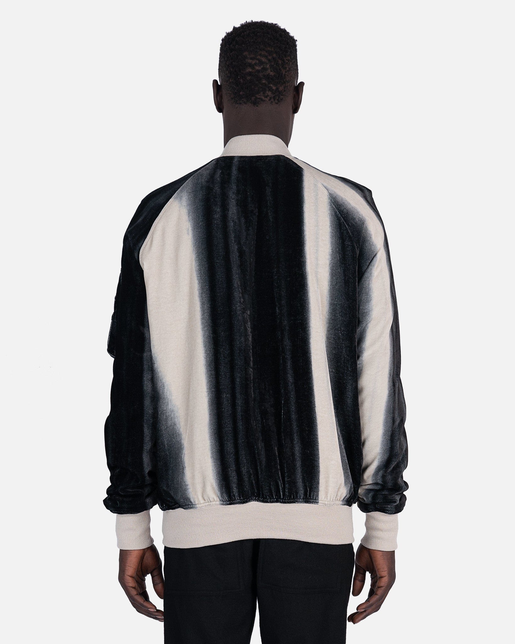 Raglan Flight in Black/Pearl – SVRN