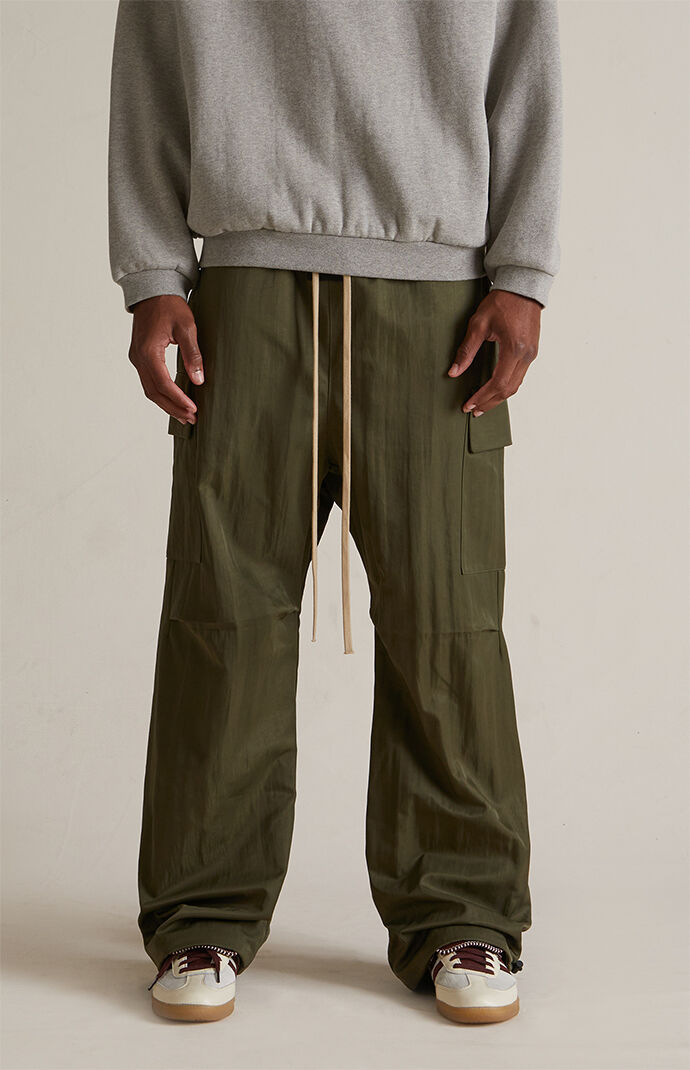 Fear of God ESSENTIALS Military Textured Nylon Field Pants | Pacsun