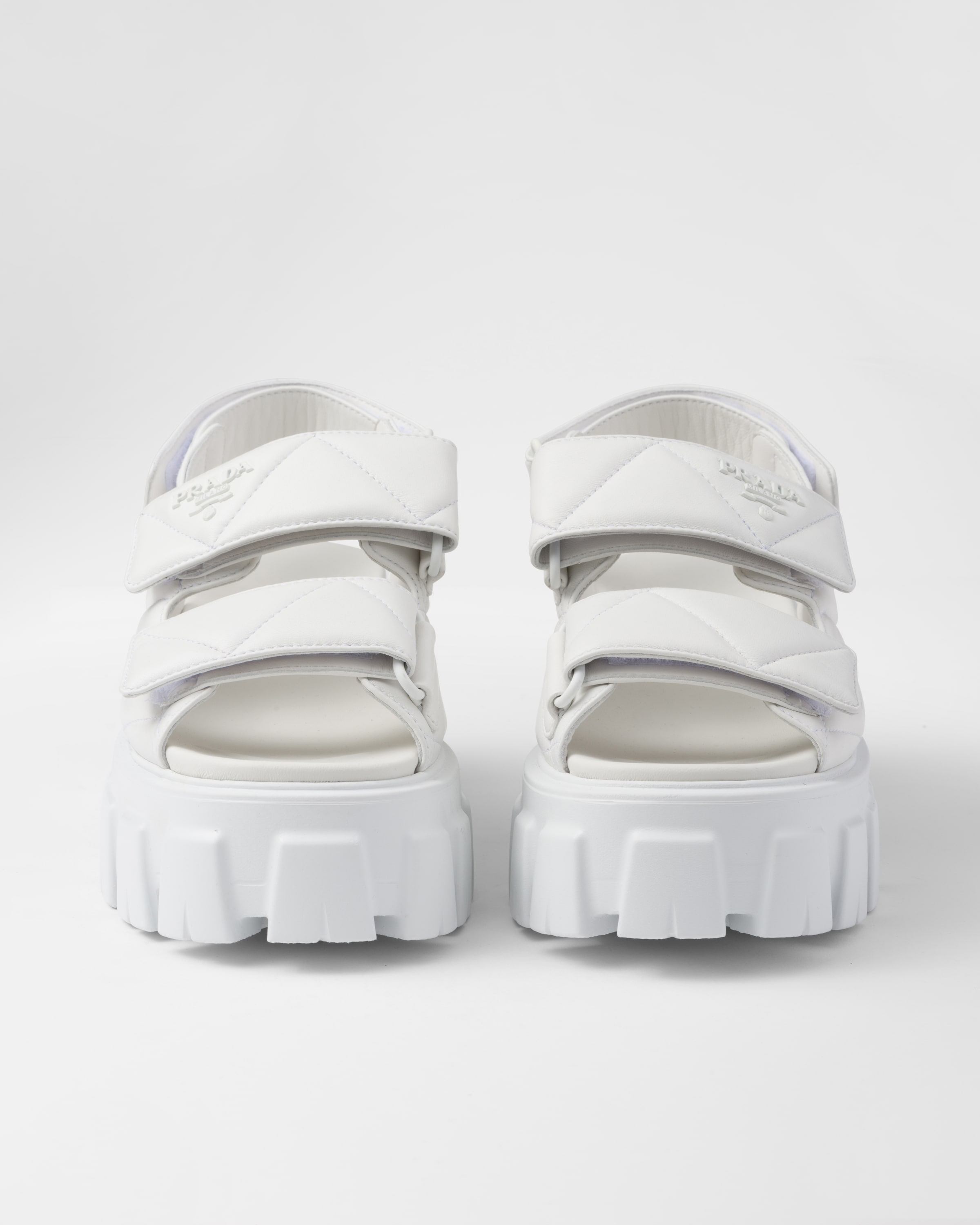 ホワイト プラダ モノリス ナッパレザー サンダル | PRADA