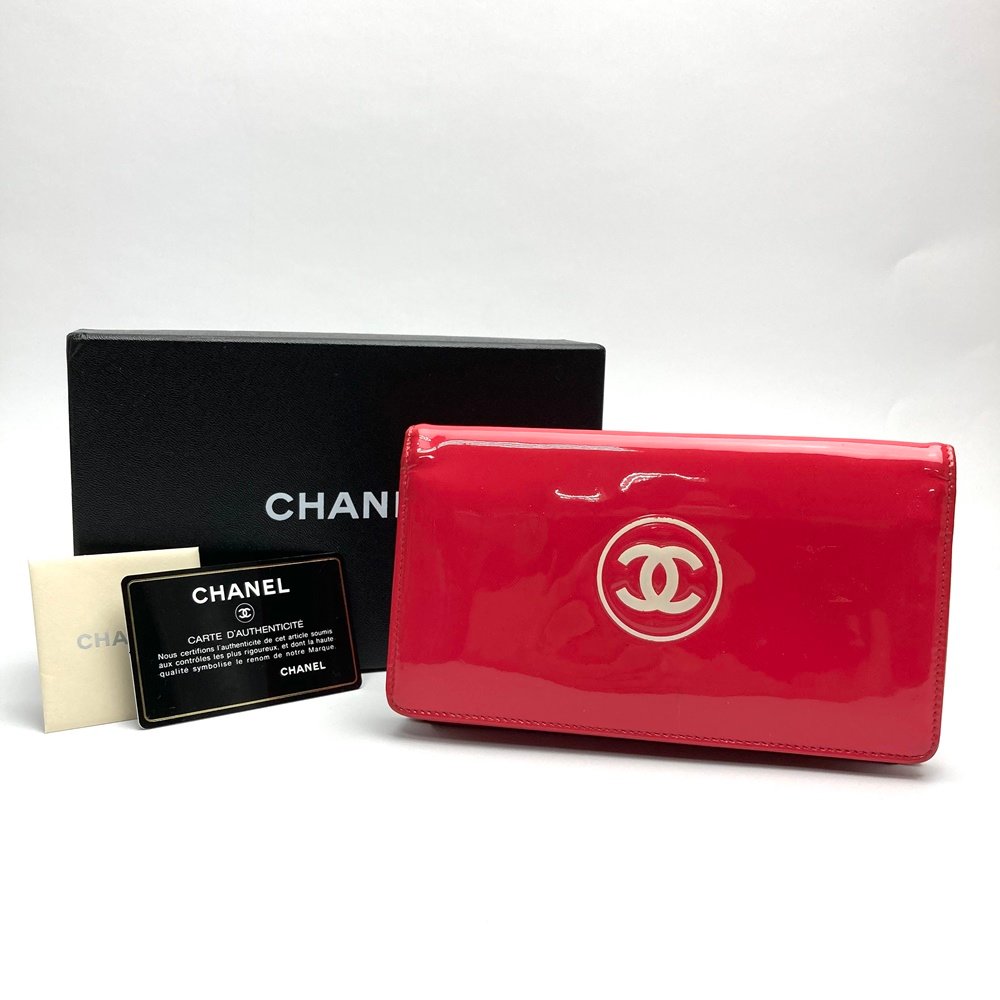 CHANEL シャネル メイクアップライン エナメル 2つ折り 長財布