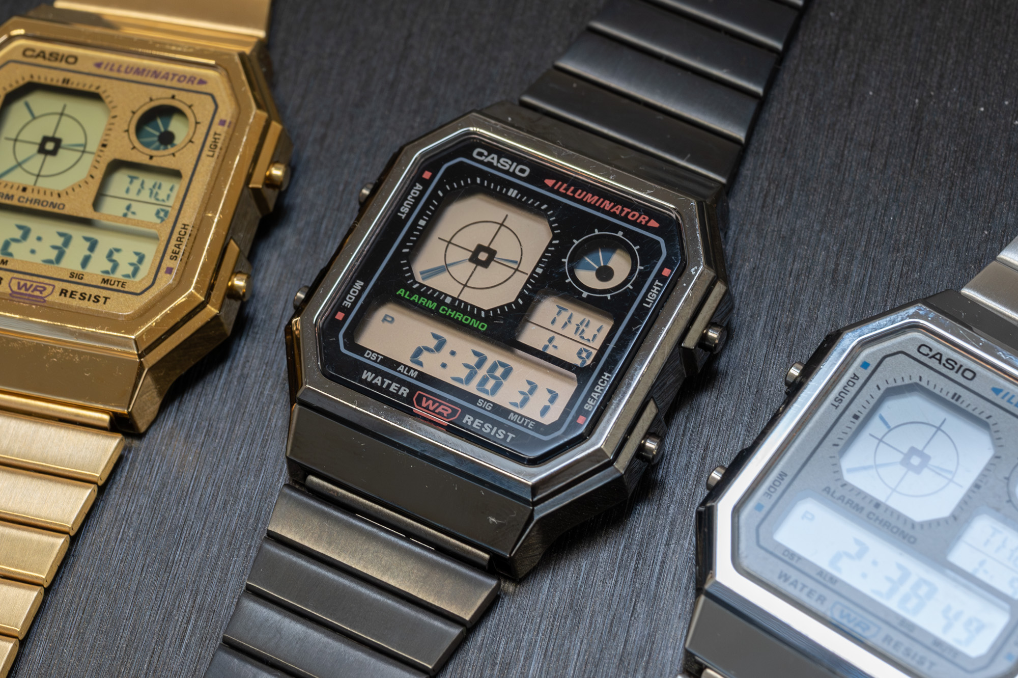 カシオ、“液晶アナログ”でレトロガジェット風「A130」 - Impress Watch