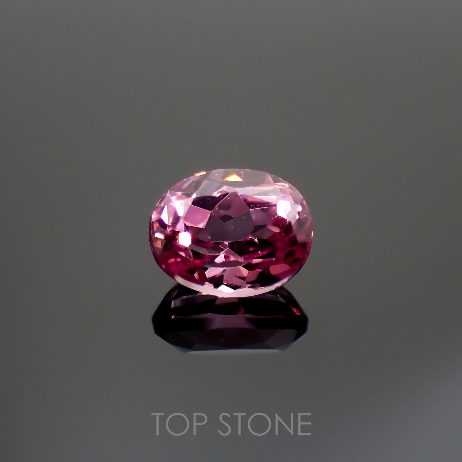カラーシフトマラヤガーネット(宝石名ガーネット)タンザニア産 1.07ct