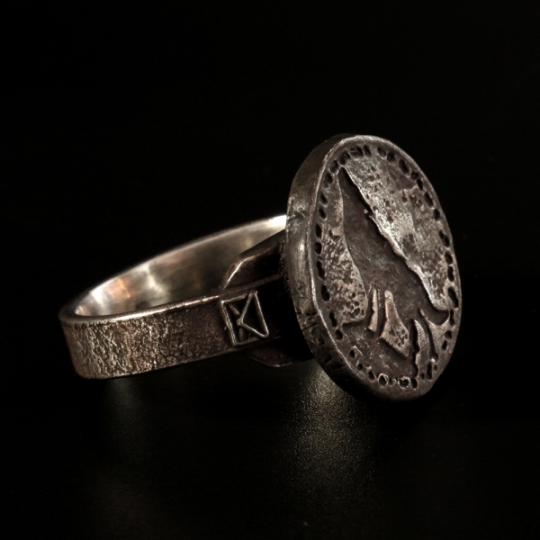 狼の指輪 | TORCH TORCH
