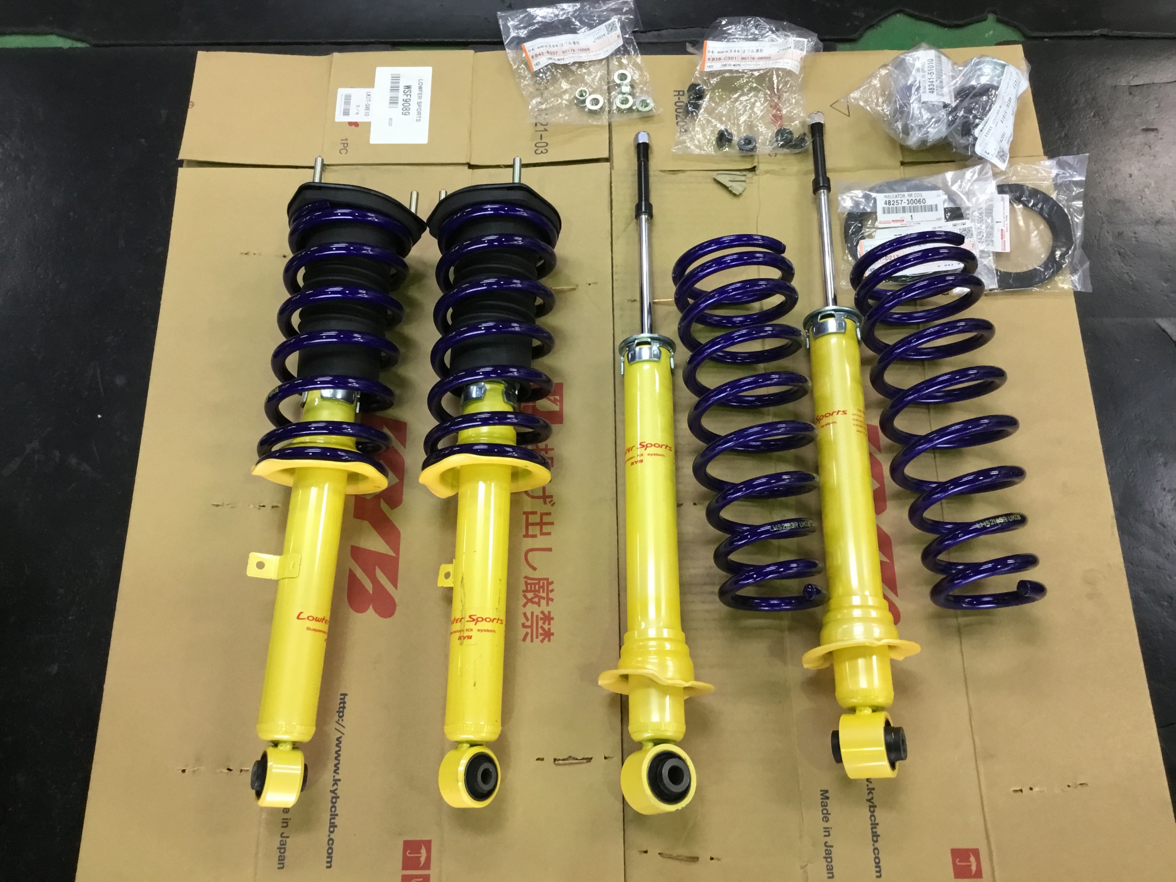 SXE-10アルテッツァ KYB Lowfer Sports L-kit お取り付け作業 | 店舗お