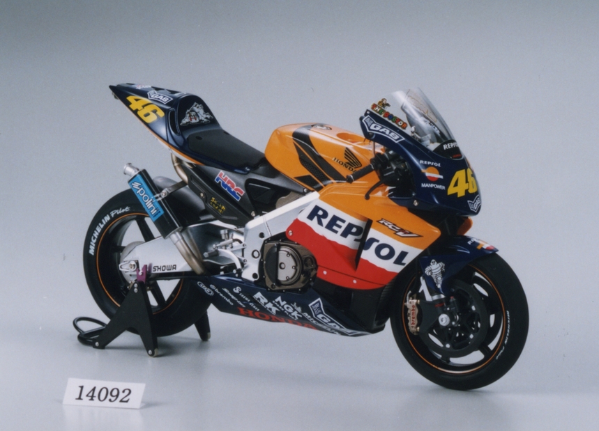 Repsol Honda Rc211V none / Tamiya USA