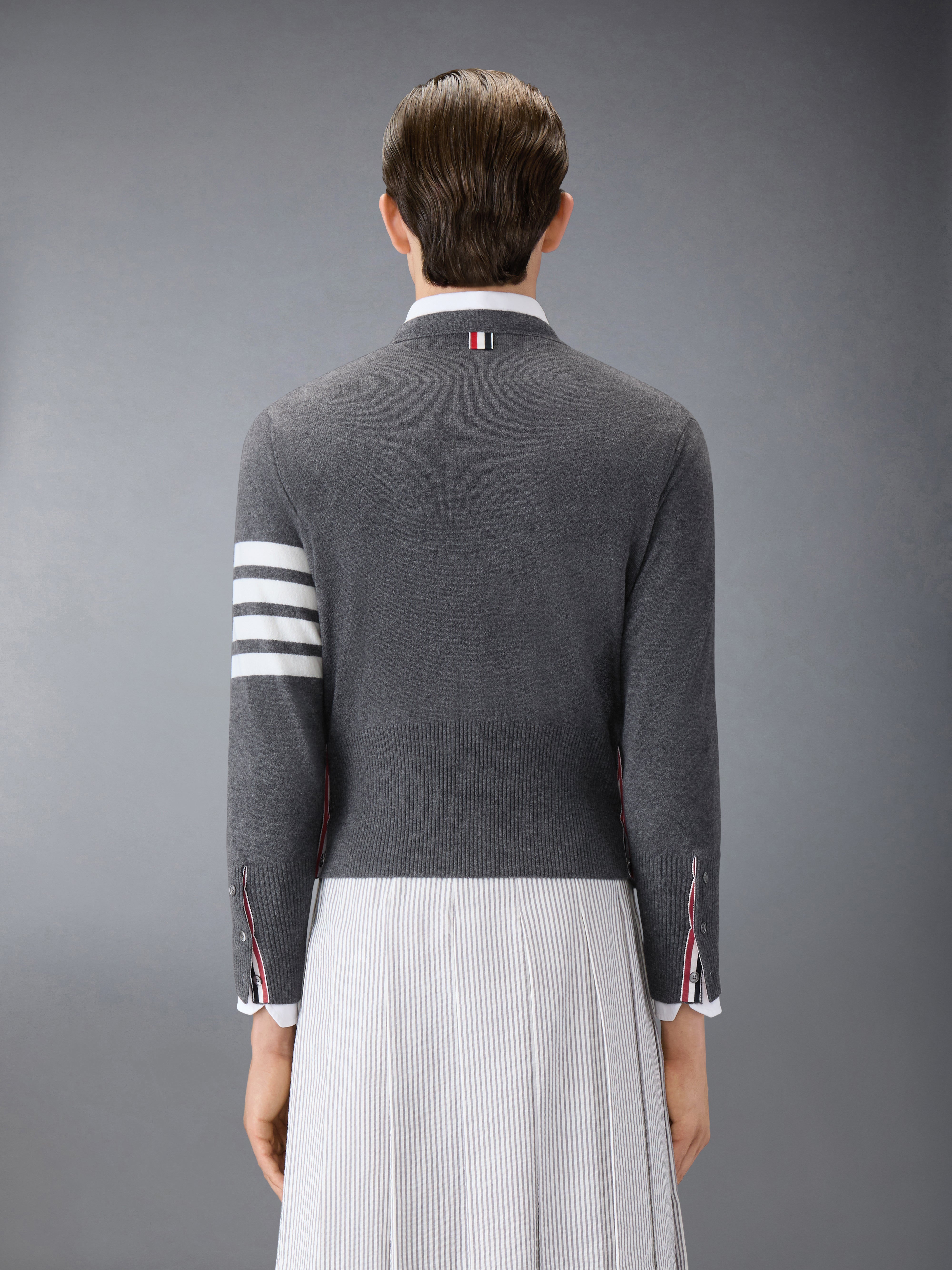 クラシック カシミヤ 4-BAR Vネック カーディガン | Thom Browne
