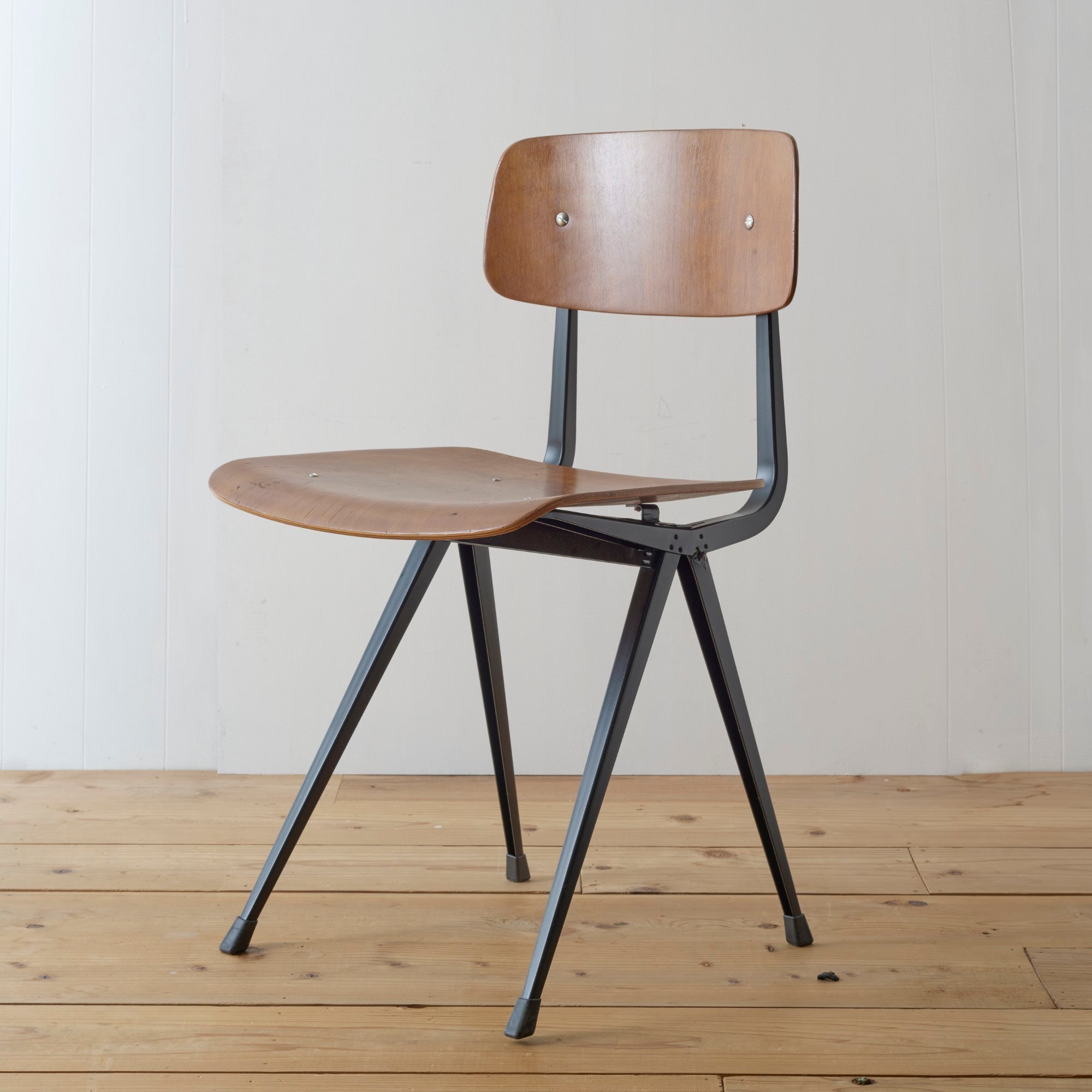 ヴィンテージ家具 | Result Chair (リザルト・チェア) | Ahrend社