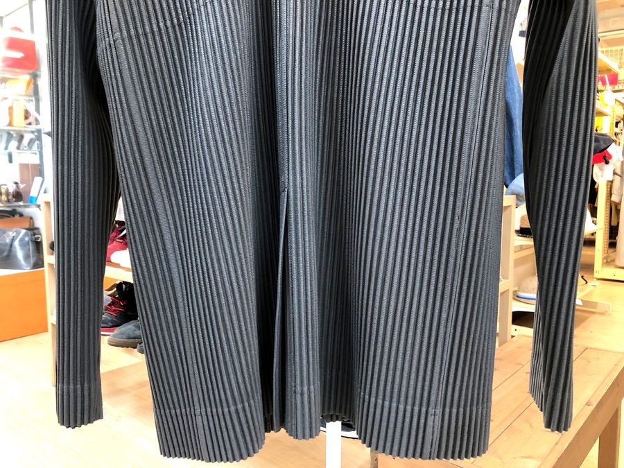 HOMME PLISSE ISSEY MIYAKE (オムプリッセイッセイミヤケ)の プリーツ