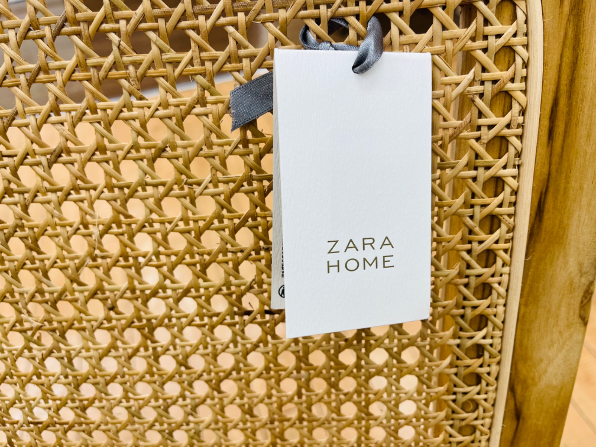 ZARA HOME チーク＆ラタン アームチェア タグ付き を買取入荷致しまし