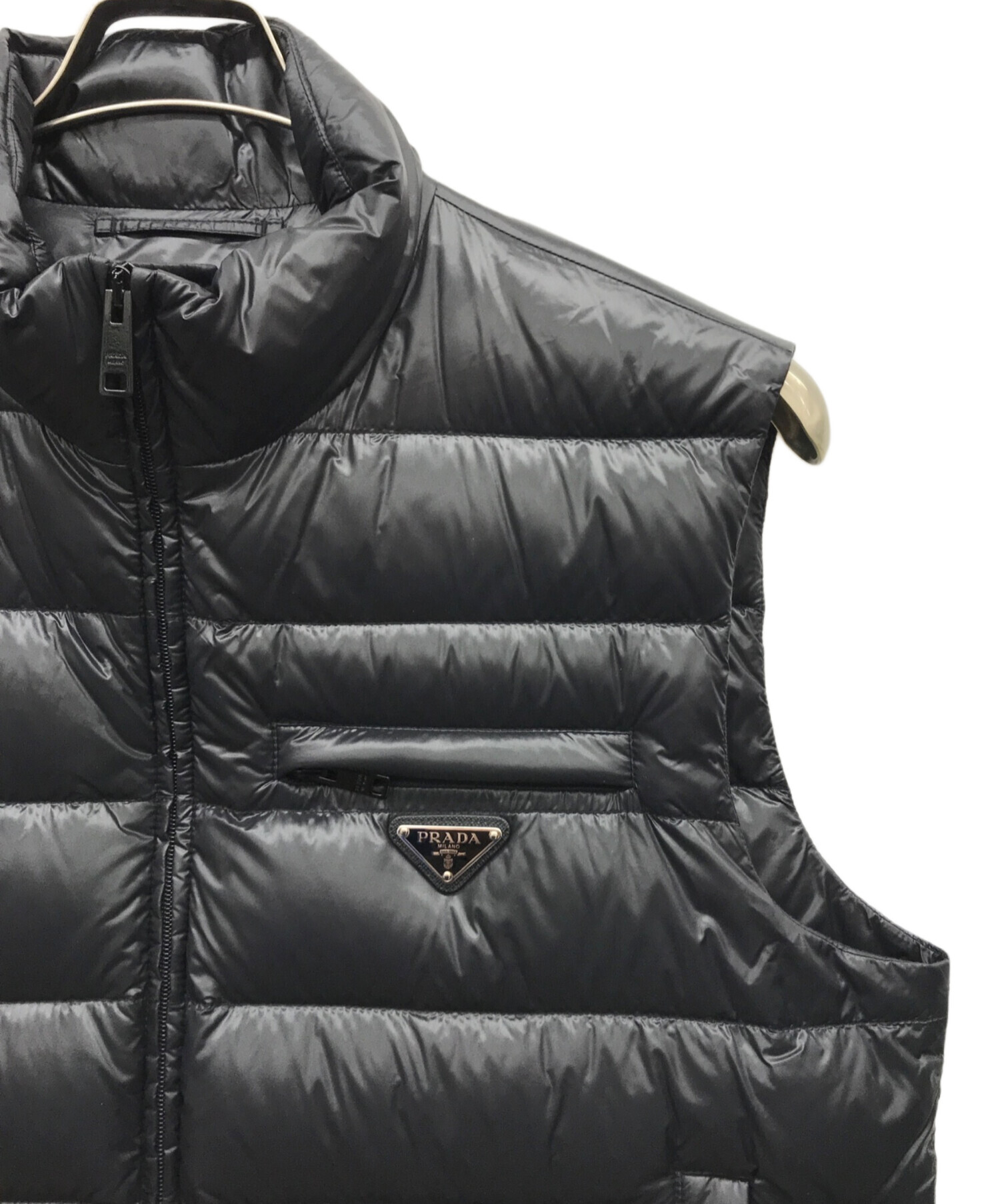 中古・古着通販】PRADA (プラダ) ロゴプレートダウンベスト ブラック