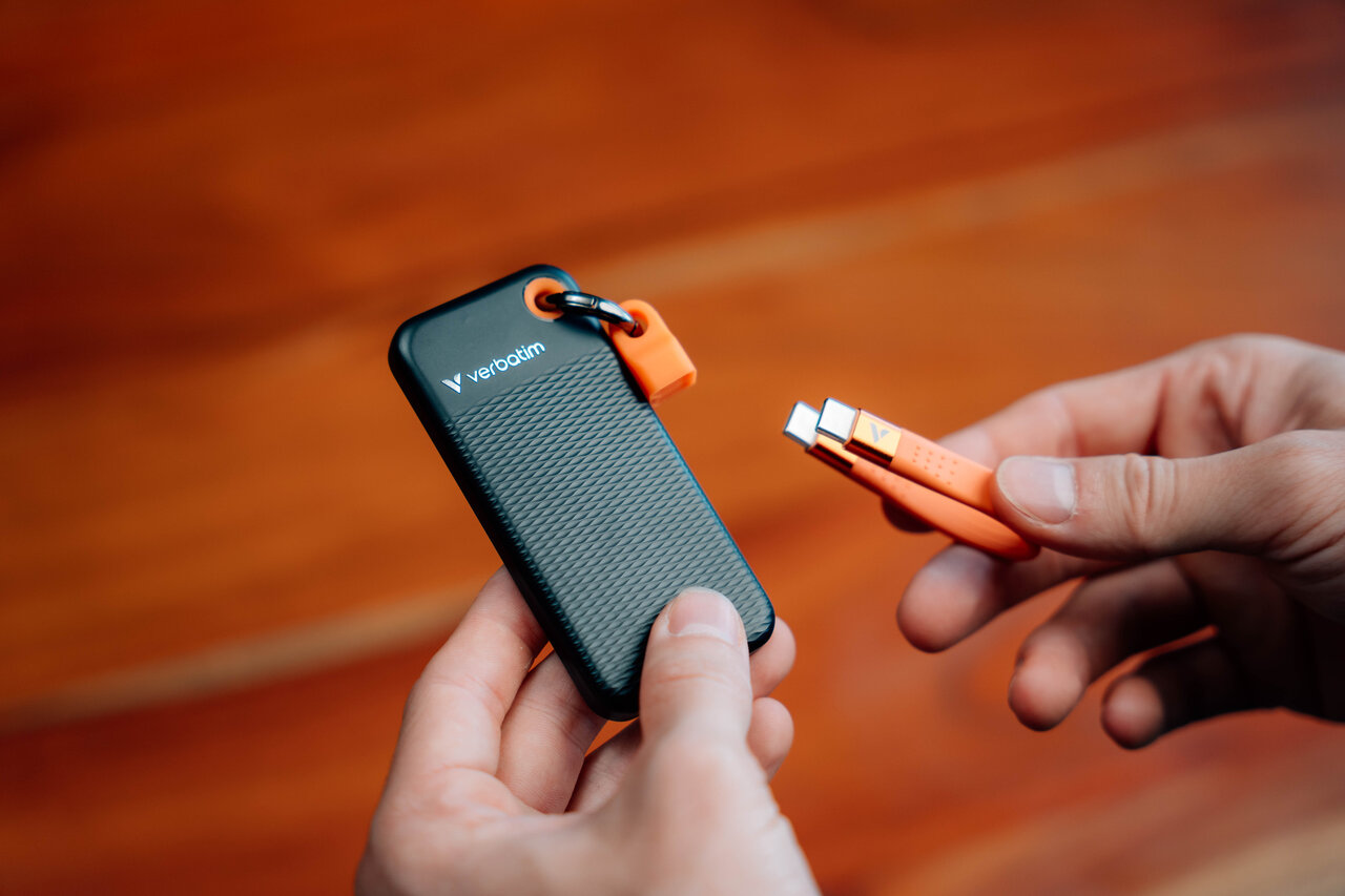 Pocket SSD | USB-C | 1TB | Black SSD/Orange Cable | Verbatim