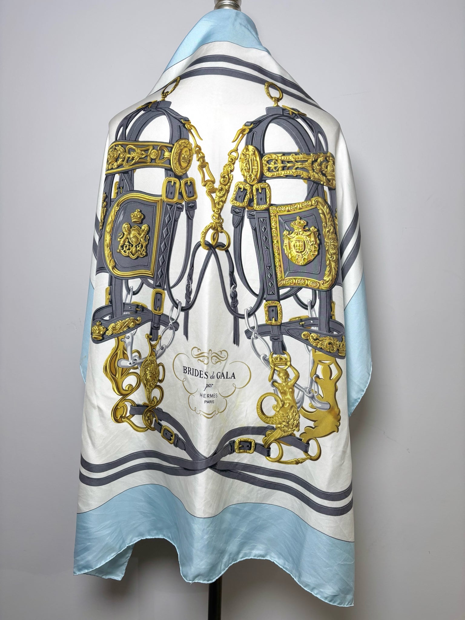 Hermes Horse Silk Blue Scarf – VIDA STYLE SHOP