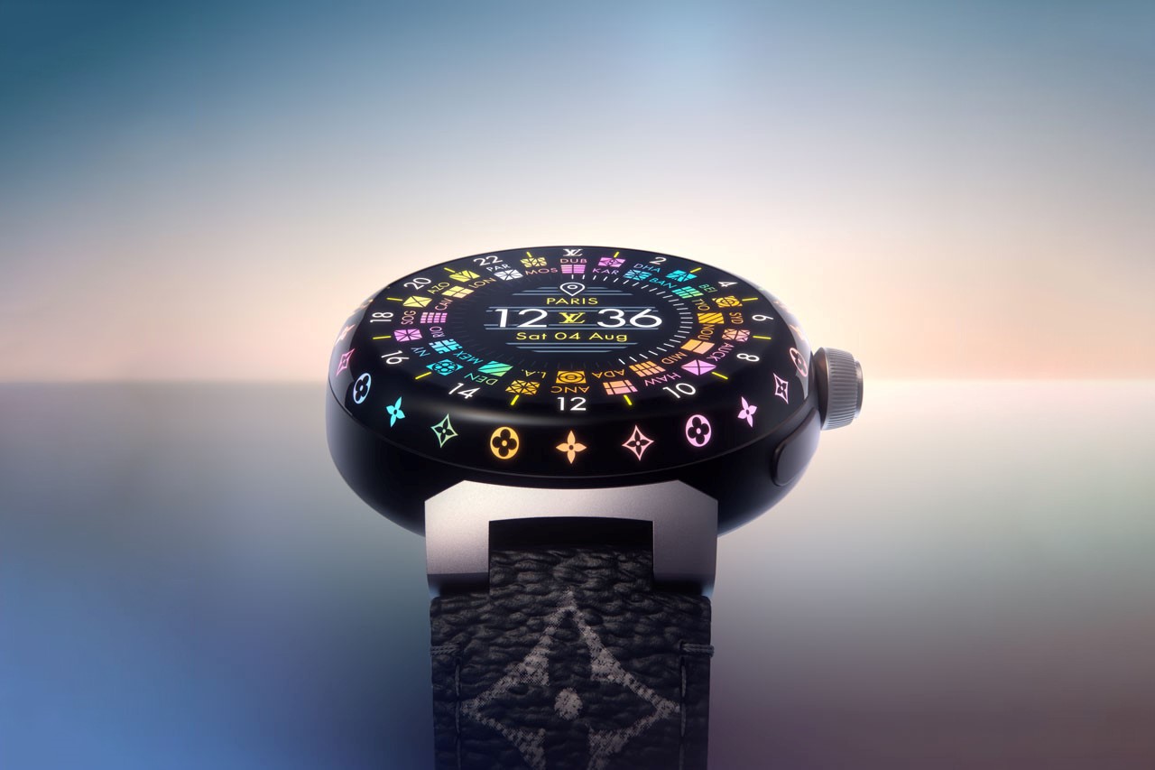 The Louis Vuitton 'Tambour Horizon Light Up' is a stunning luxury