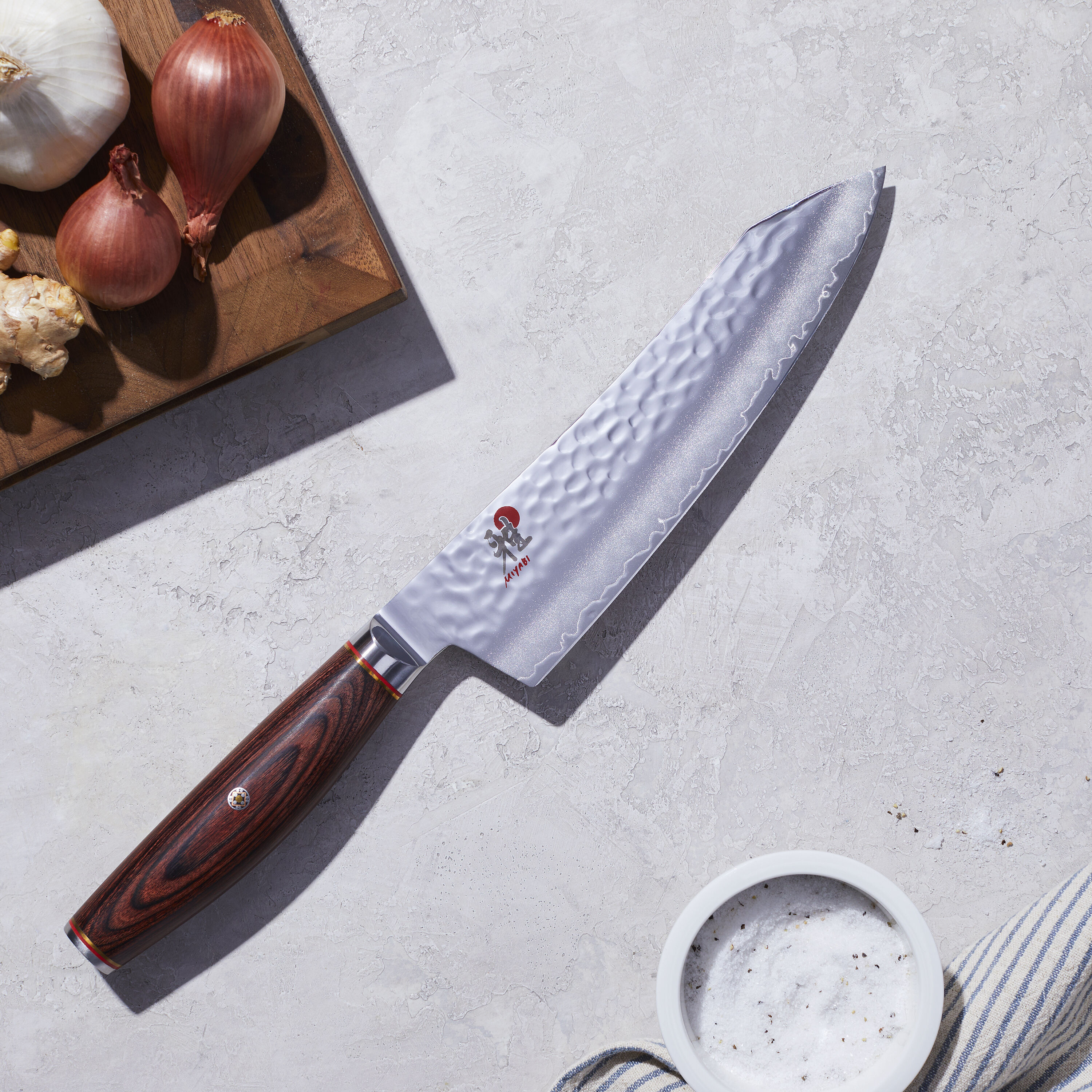 Buy MIYABI Artisan Rocking santoku | ZWILLING.COM