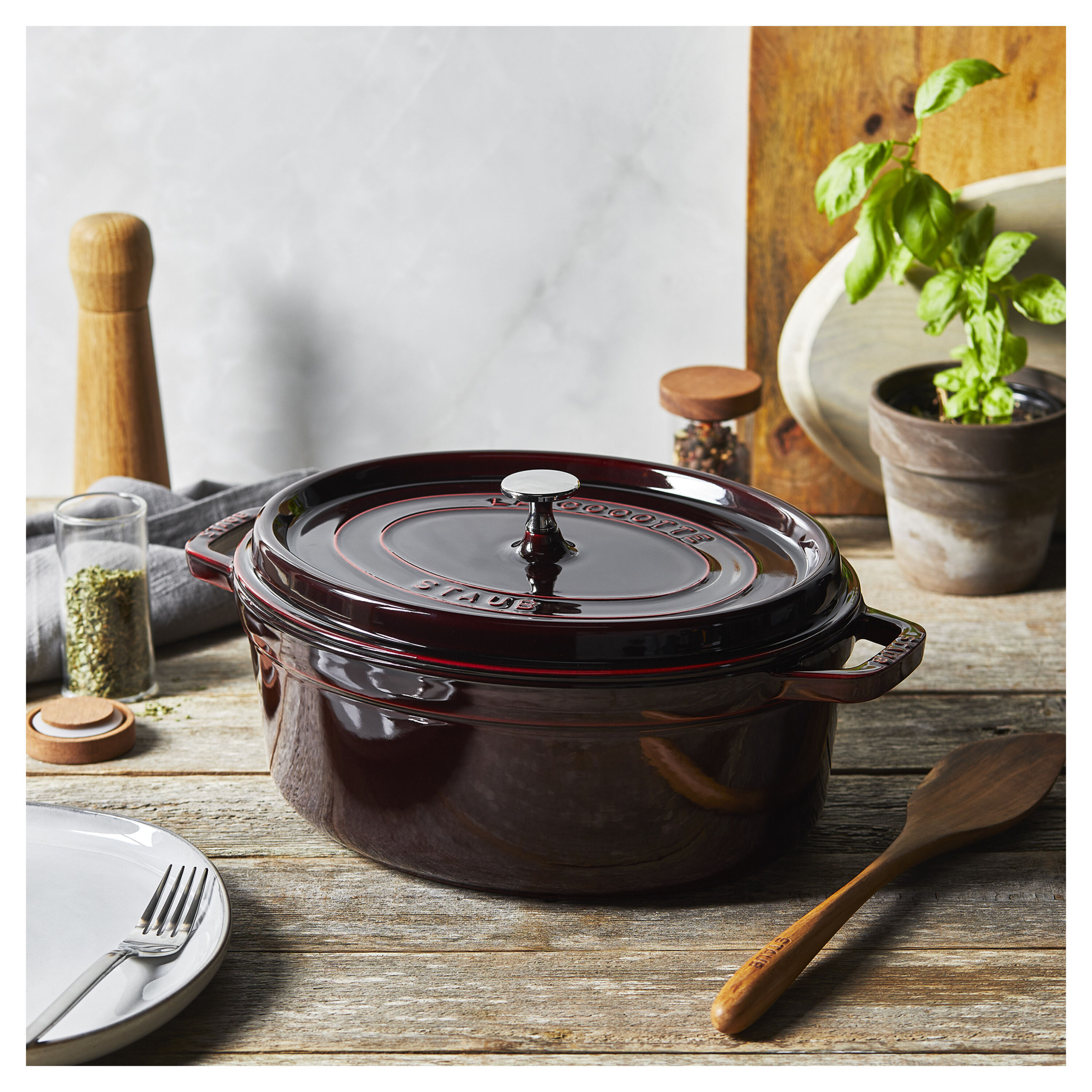 ココット グレナディンレッド| 鋳物ホーロー鍋| ストウブ(STAUB)公式通販