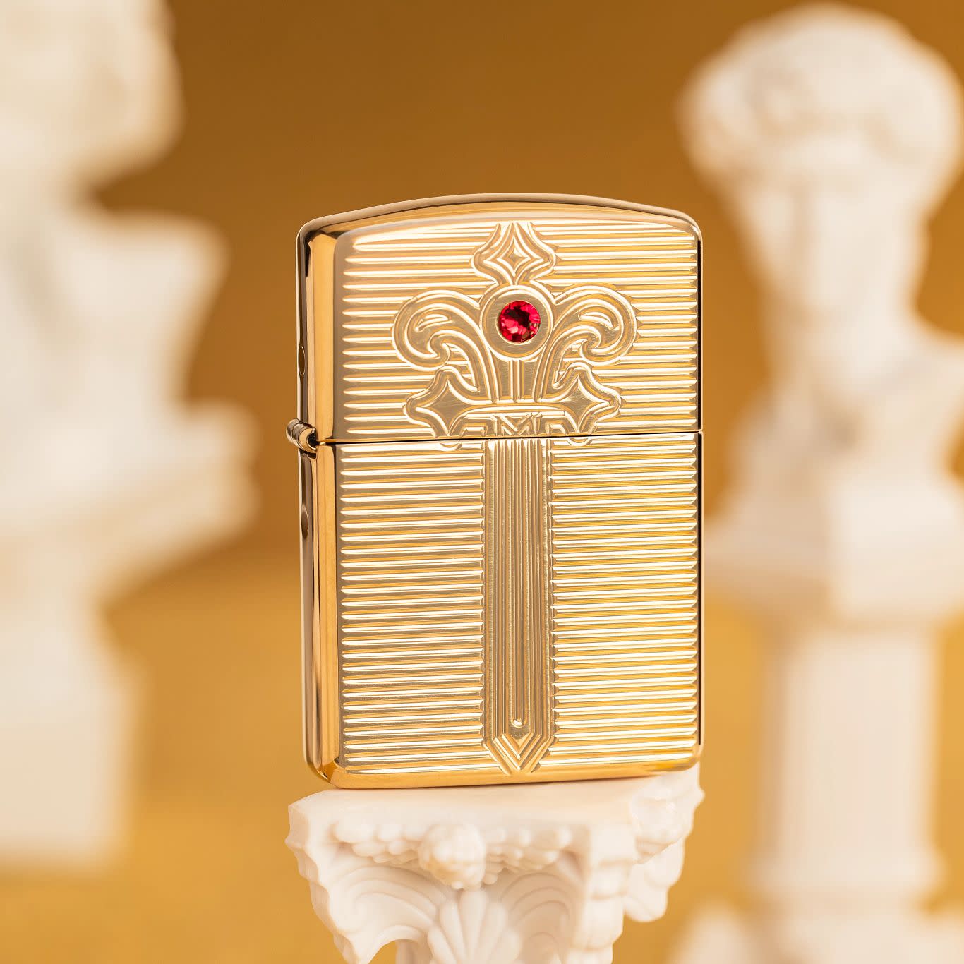 Zippo Royal Saber Design Armor® High Polish Brass Windproof