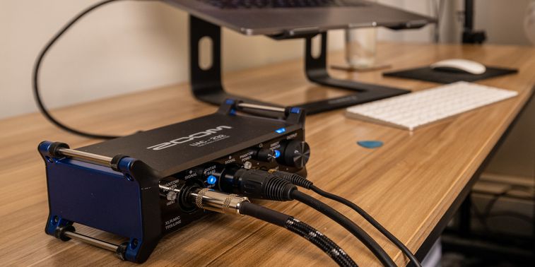 UAC-232 USB Audio Converter | ZOOM