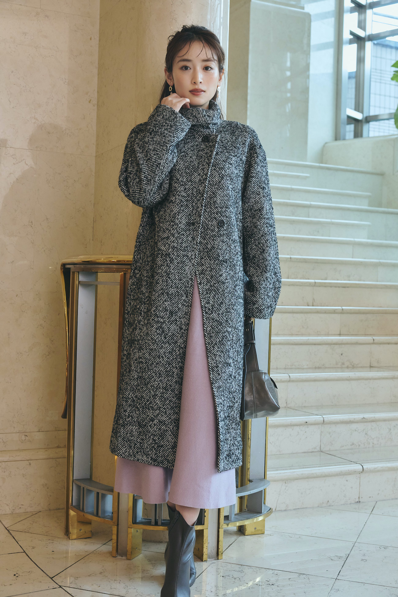 泉里香、コートのクラシック＆リュクスな着こなし披露！ | ACTRESS PRESS