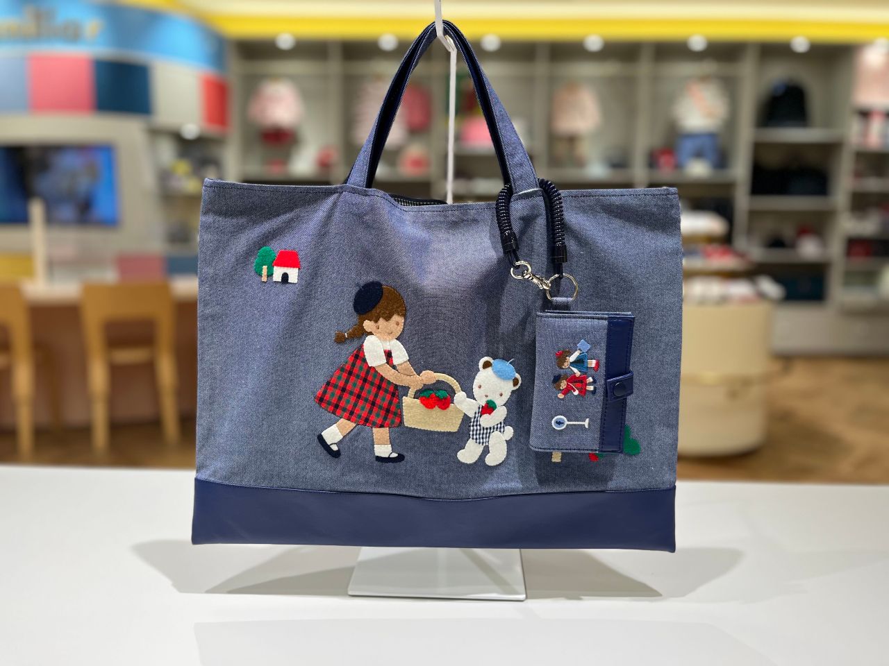 デニムグッズと始める新生活準備☆｜ファミリア大阪髙島屋の公式ブログ
