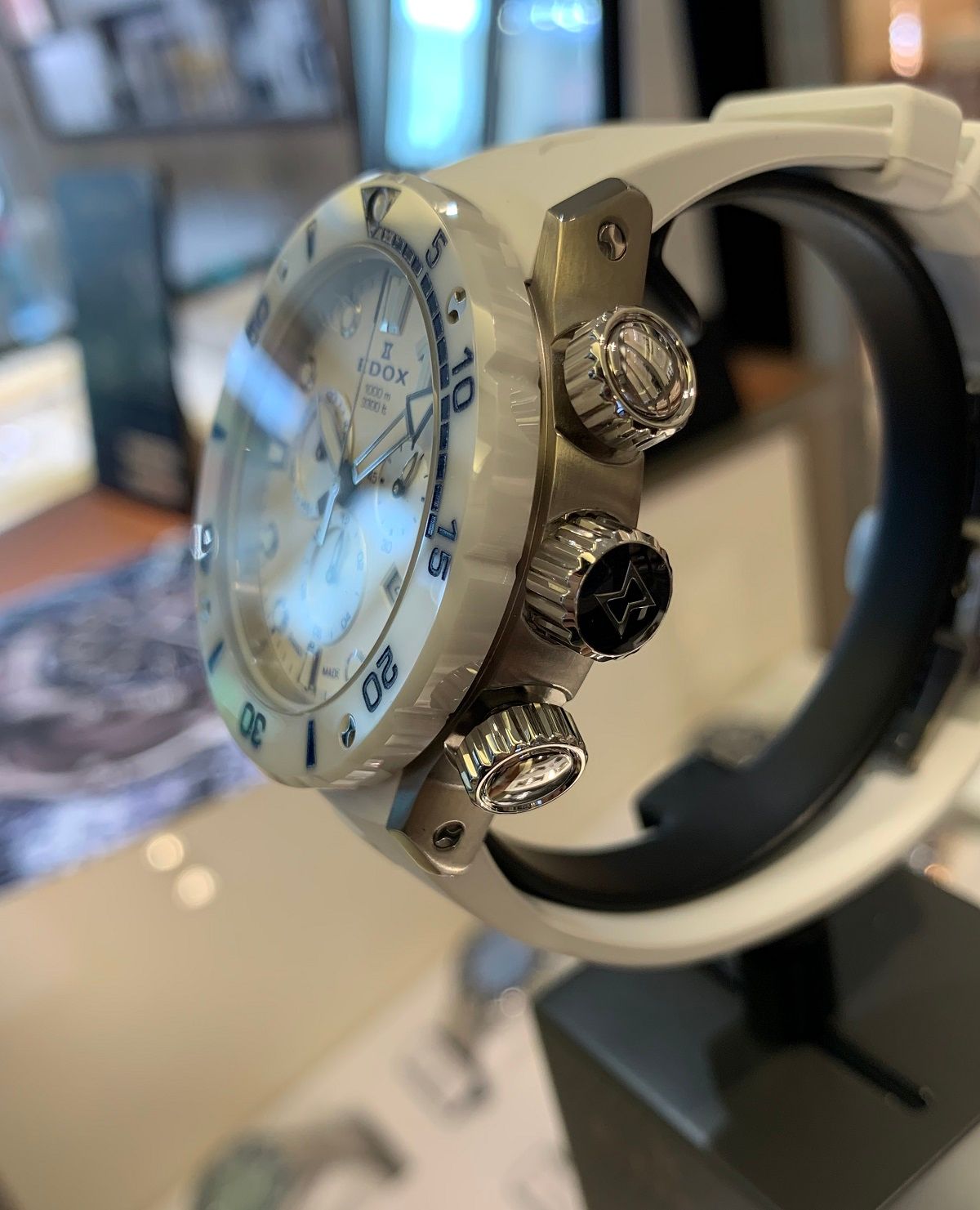 EDOX】オールホワイトのクロノオフシ | 岡山拠点のトミヤ