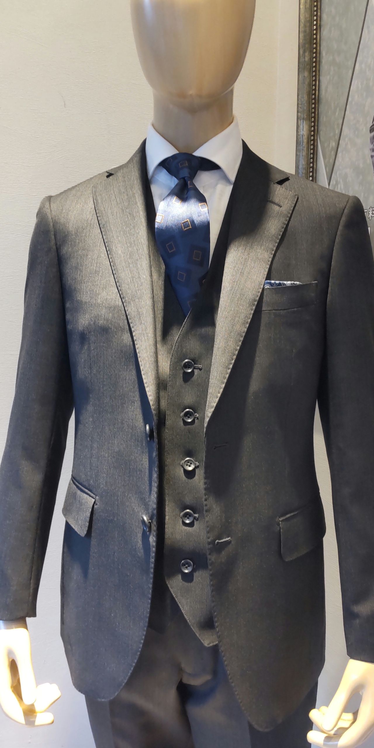 INTANA スリーピース スーツ｜Mitsumine Outlet｜Staff Blog