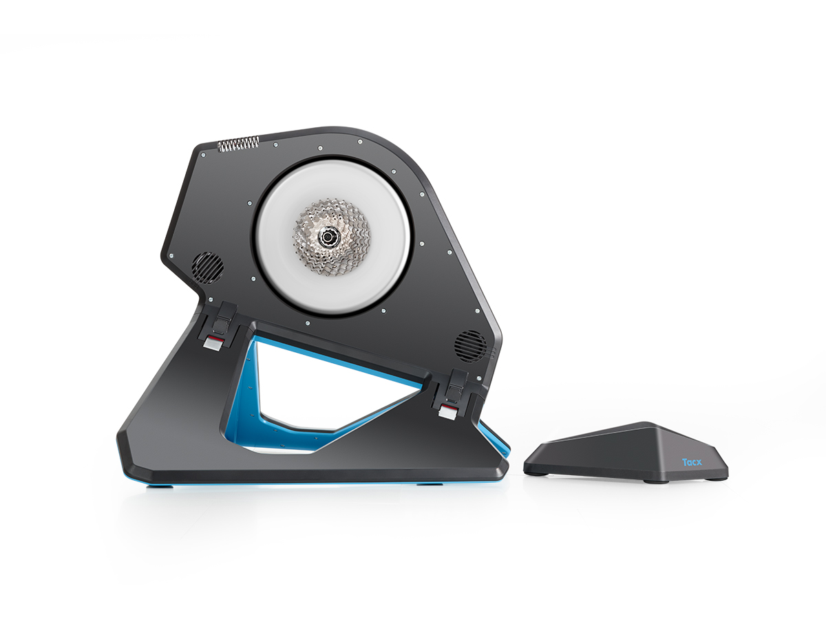 渾身の室内トレーニングアイテム【Tacx Neo 2 smart】 | サイクリング
