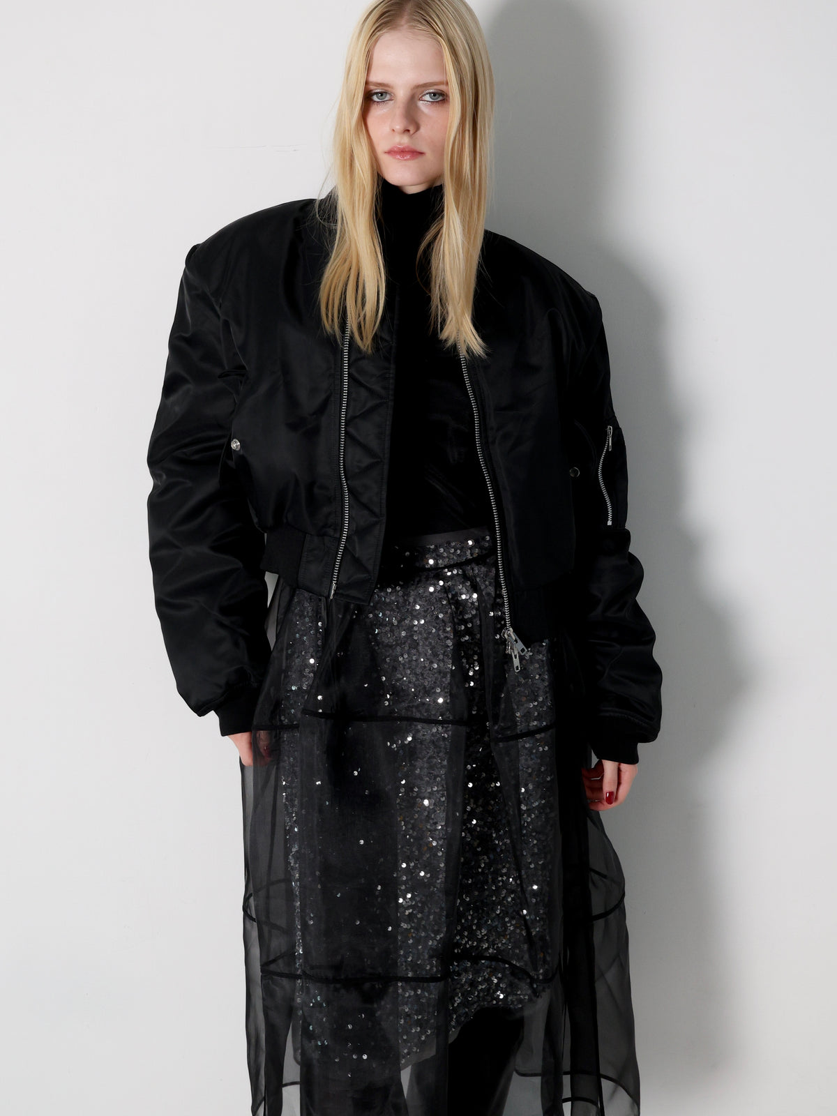 OUTER – AMOMMA