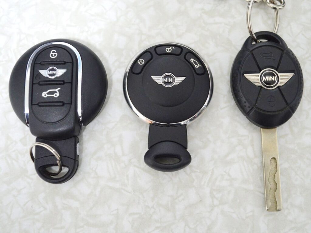 MINI（ミニ）のスマートキーを徹底解説&AJINAのスマートキーケースを