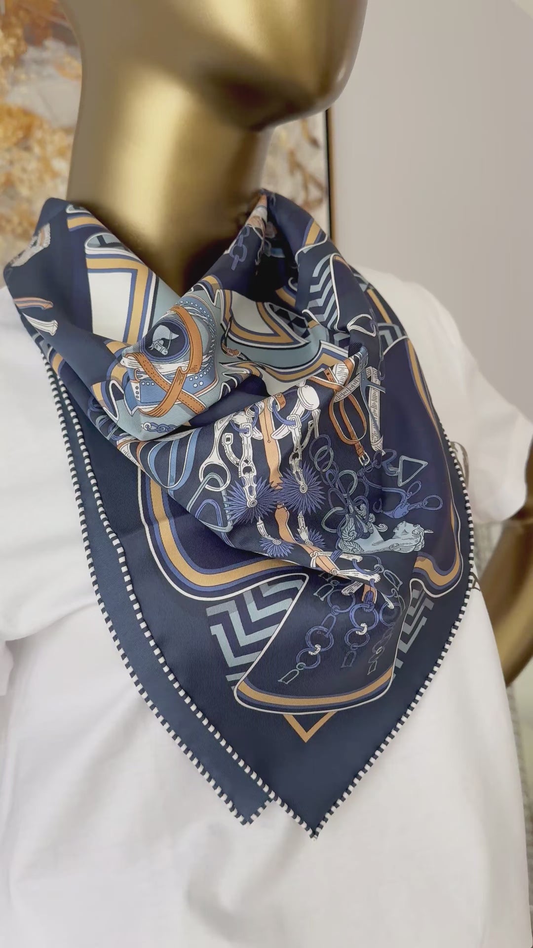 BNIB HERMÈS Bouquets Sellier scarf 70 in Marine / Bleu Jeans / Blanc