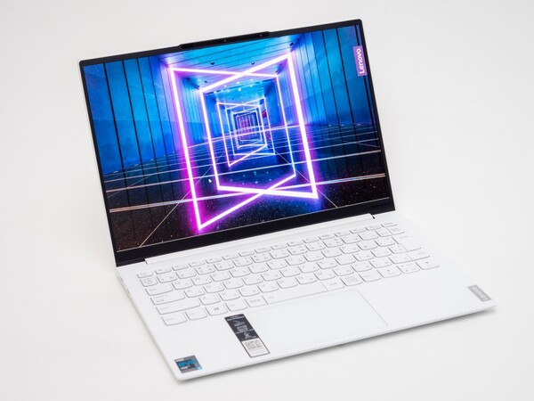 ASCII.jp：レノボの美しき第11世代Core搭載モバイルノートPC＜Yoga