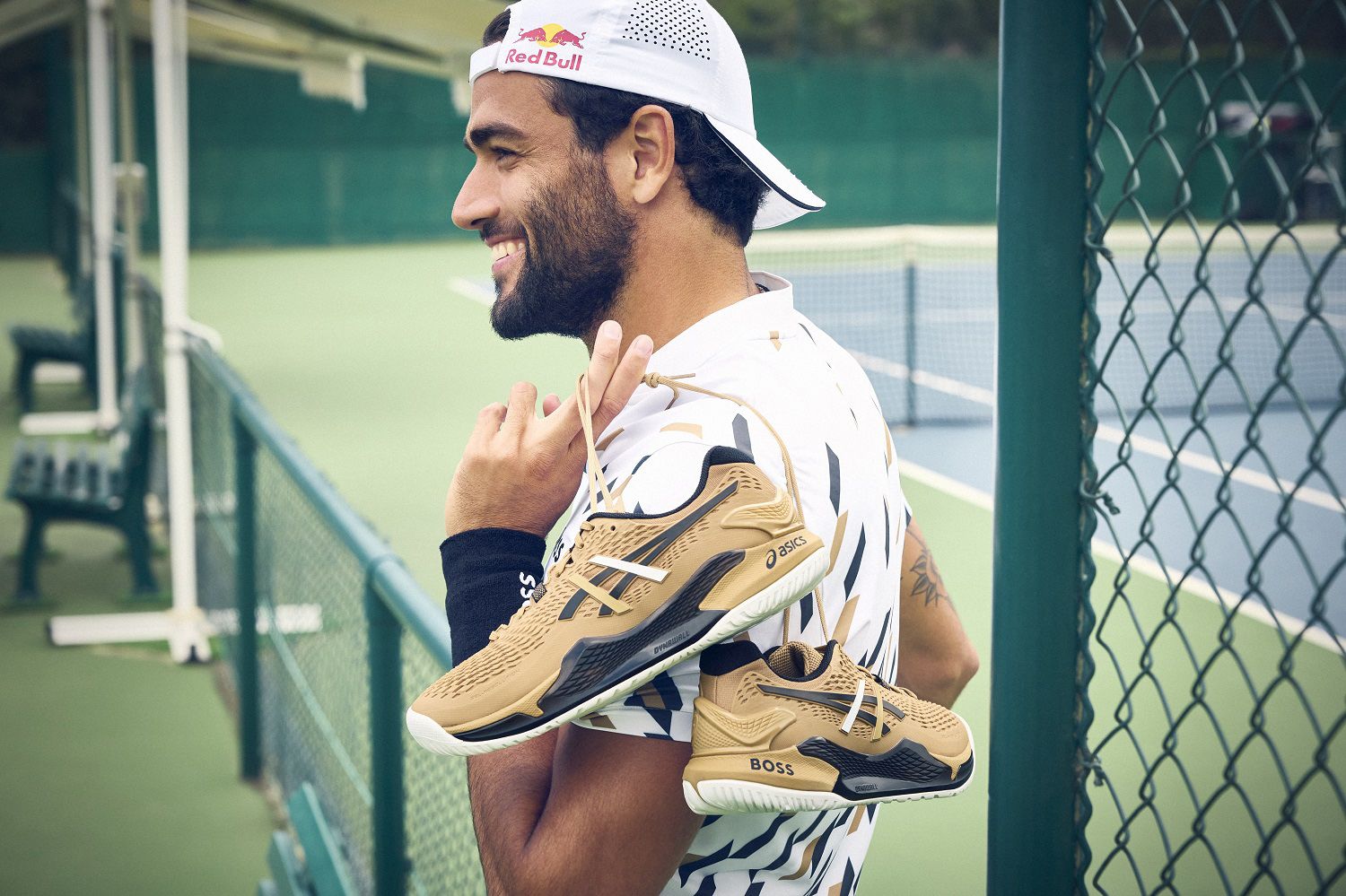 マッテオ・ベレッティーニ選手のためにデザイン テニスシューズ「GEL
