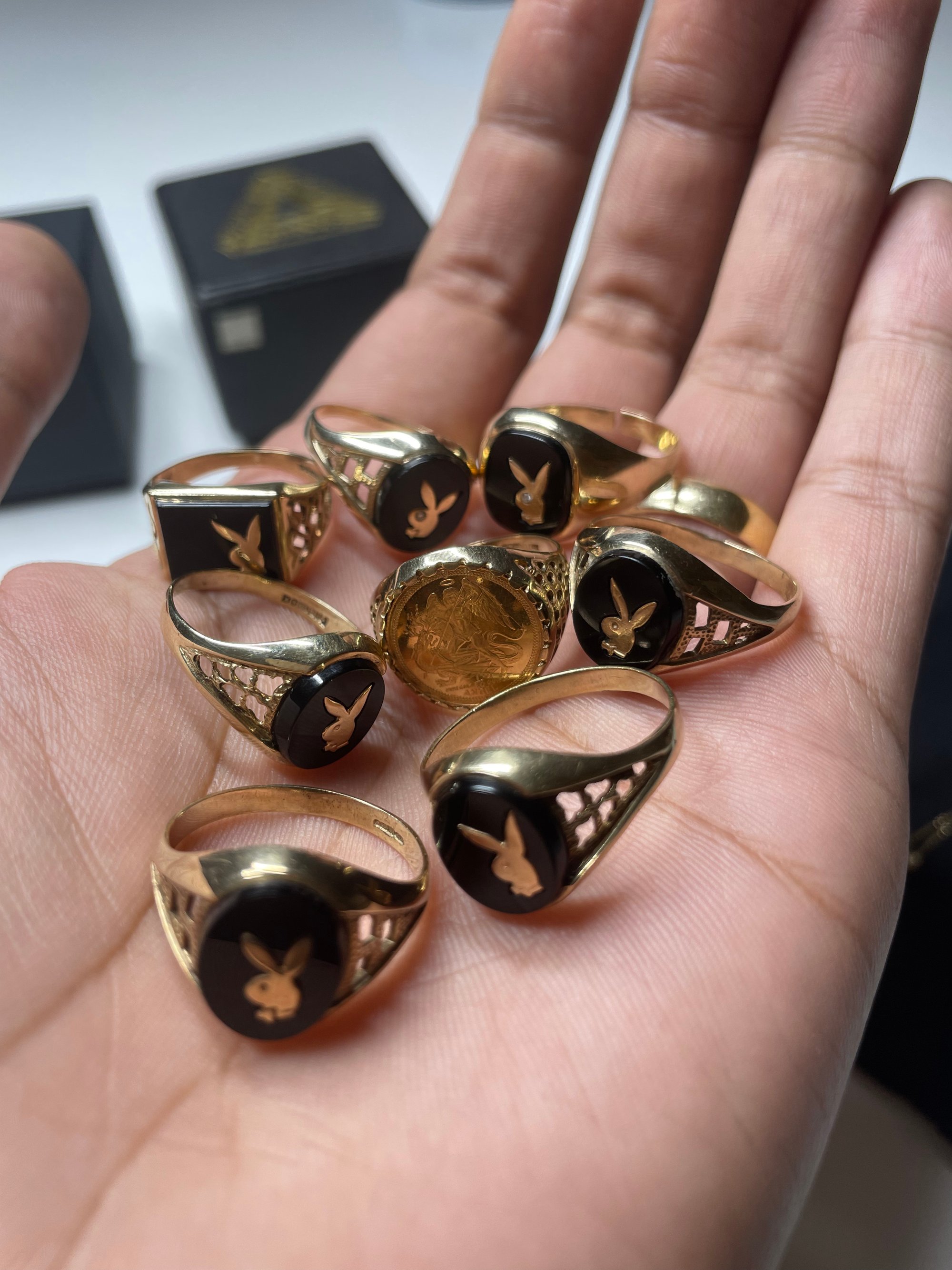 Vintage 1980's Solid 9K Oval Playboy Onyx Ring With Bark Gated
