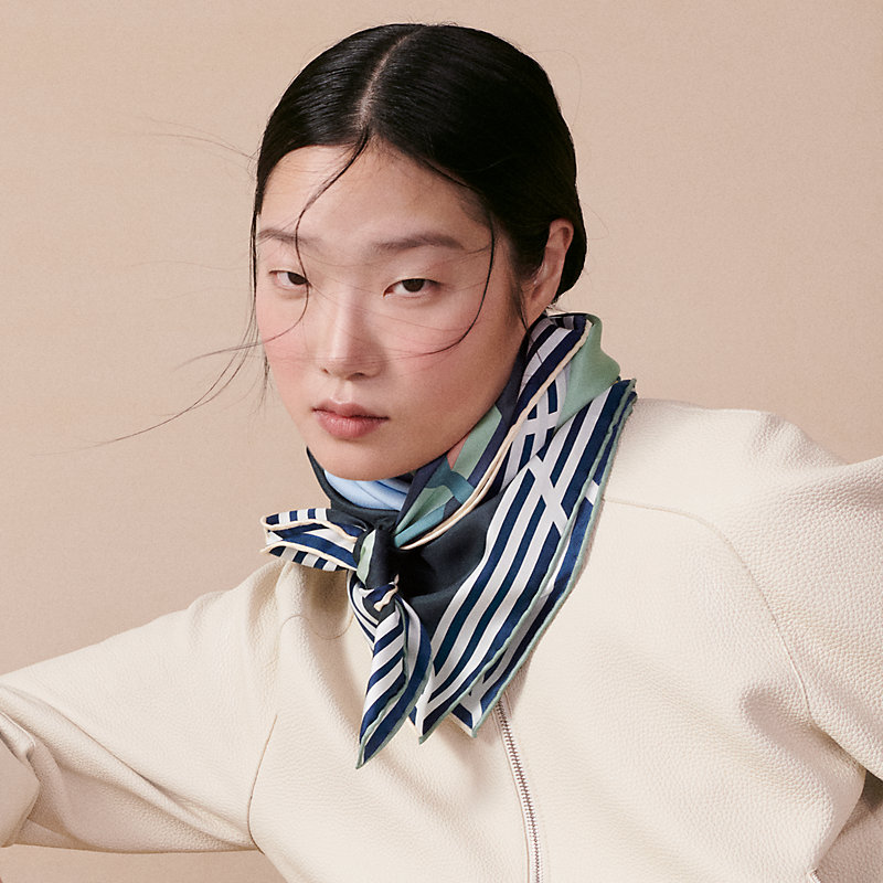 カレ 90 《18-3-7》 - グリーン | Hermès - エルメス-公式サイト