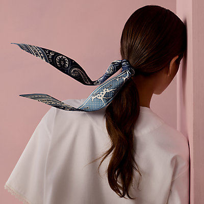 カレ 70 《馬銜・シュミーズ》 | Hermès - エルメス-公式サイト