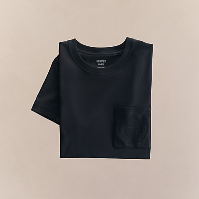 Tシャツ 刺繍入りポケット - ブラック | Hermès - エルメス-公式サイト